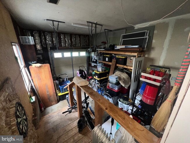 Building Photo - 10616 Oak Pl