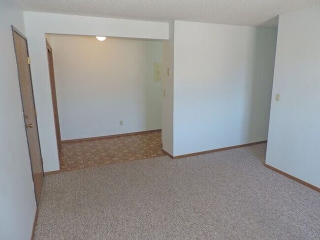 Building Photo - AVAILABLE AUGUST 1st