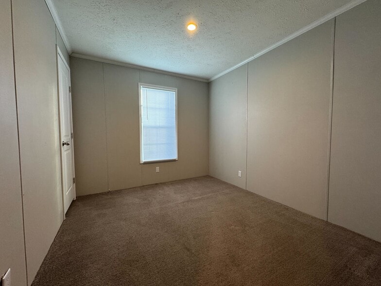 Building Photo - 2002 Heron Dr NW