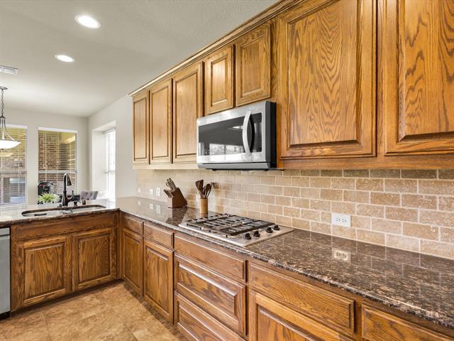 Building Photo - 214 Crestbrook Dr