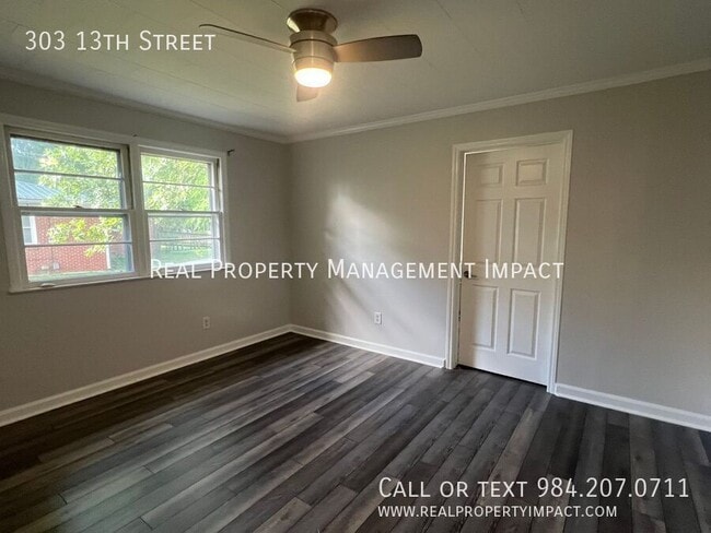Building Photo - 303 13th St