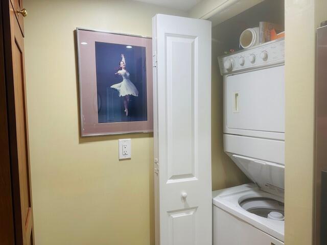 Building Photo - 975 NW Flagler Ave