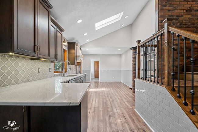 Building Photo - 509 Apollo Dr