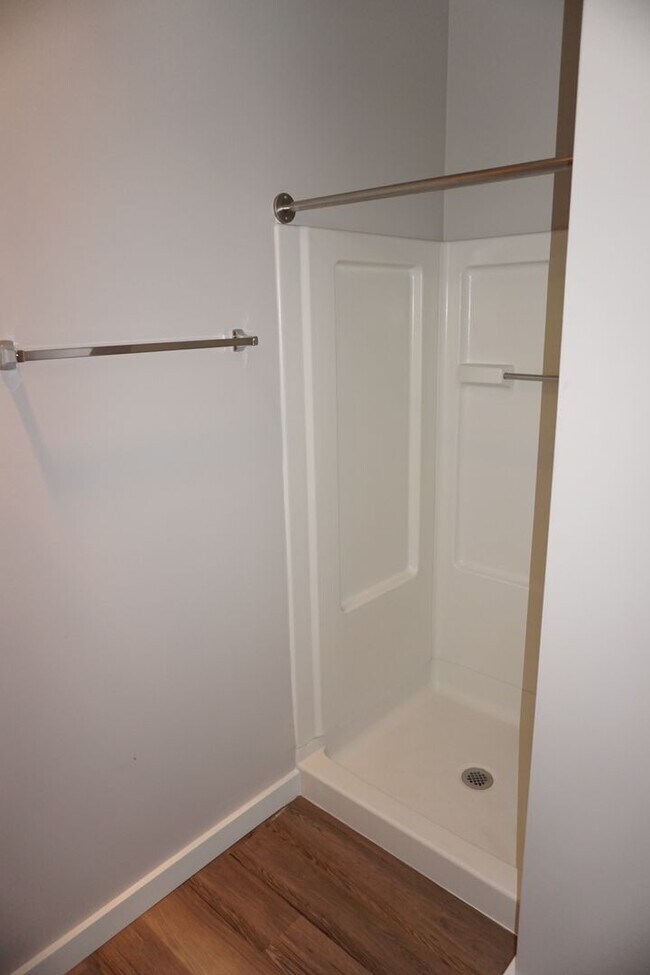 Building Photo - 701 Columbia St