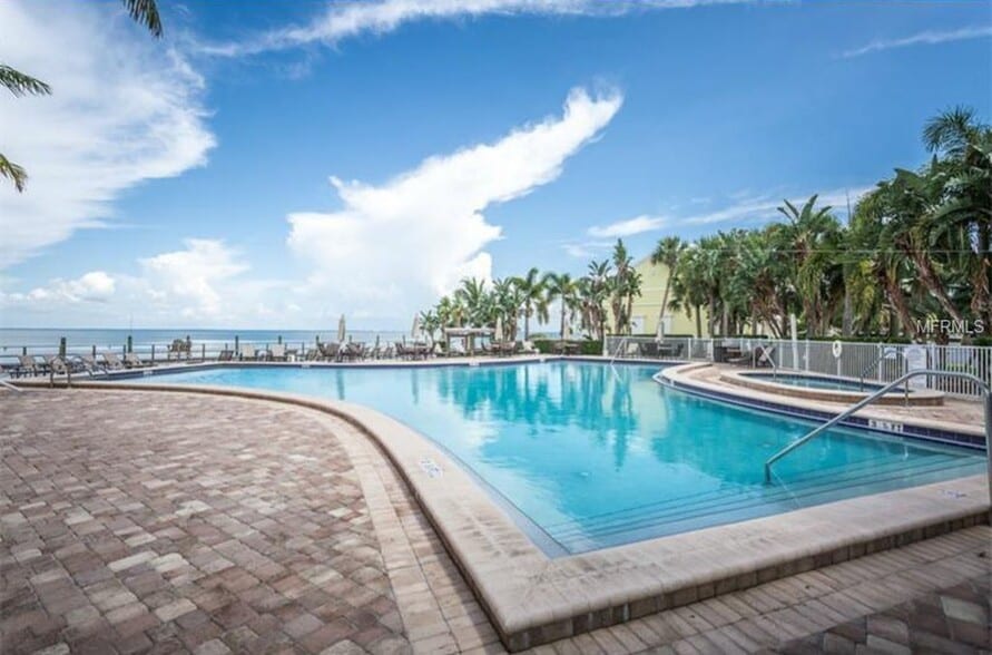 Building Photo - 5231 Beach Dr SE