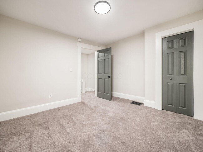 Building Photo - 730 Bellows Ave
