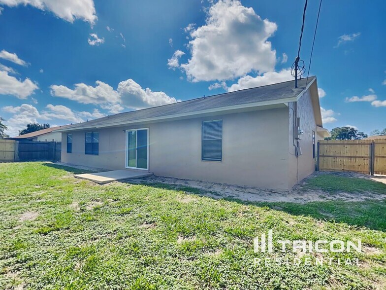 Building Photo - 3132 Mandeville St