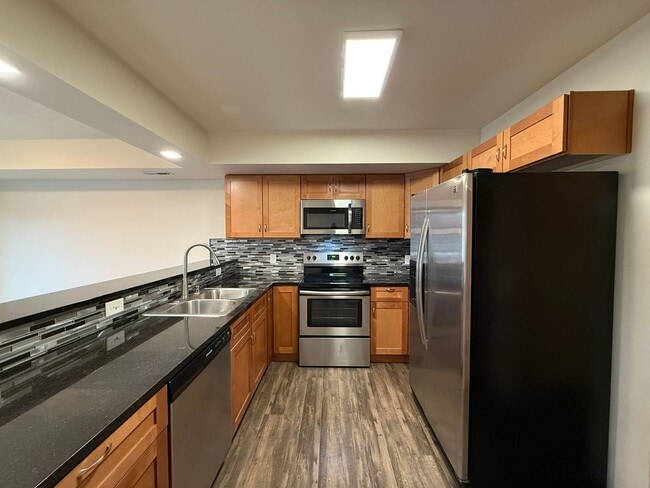 Building Photo - 612 S Chronicle Rd