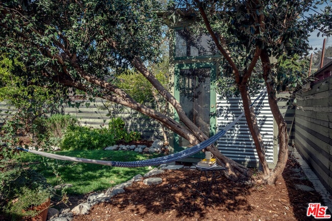 Building Photo - 1480 N Mentor Ave