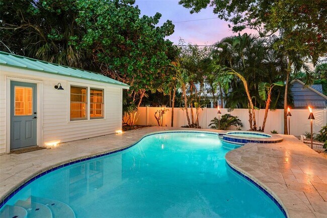 Building Photo - 759 Lantana Ave