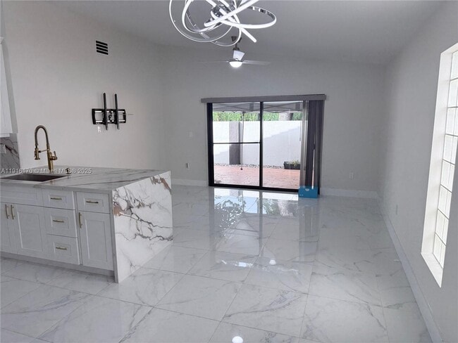 Building Photo - 9672 SW 166th Ct