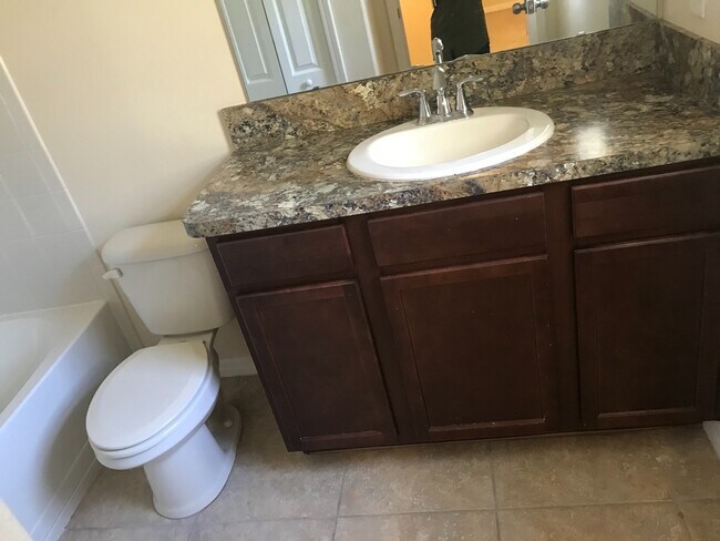 Building Photo - 4 bedroom independence Winter Garden townhouse for rent (internet/cable included in the rent)