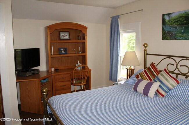 Building Photo - 63 Shore Dr