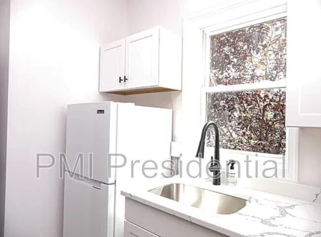 Building Photo - 2929 Garland Ave