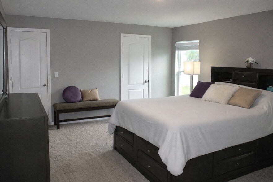 Building Photo - 72 Brewster Ln