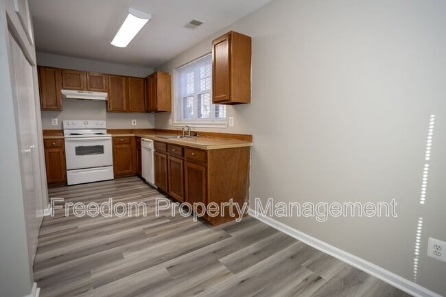 Building Photo - 16326 Taconic Cir