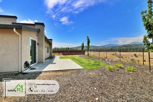 Building Photo - 4768 Lower Springs Rd