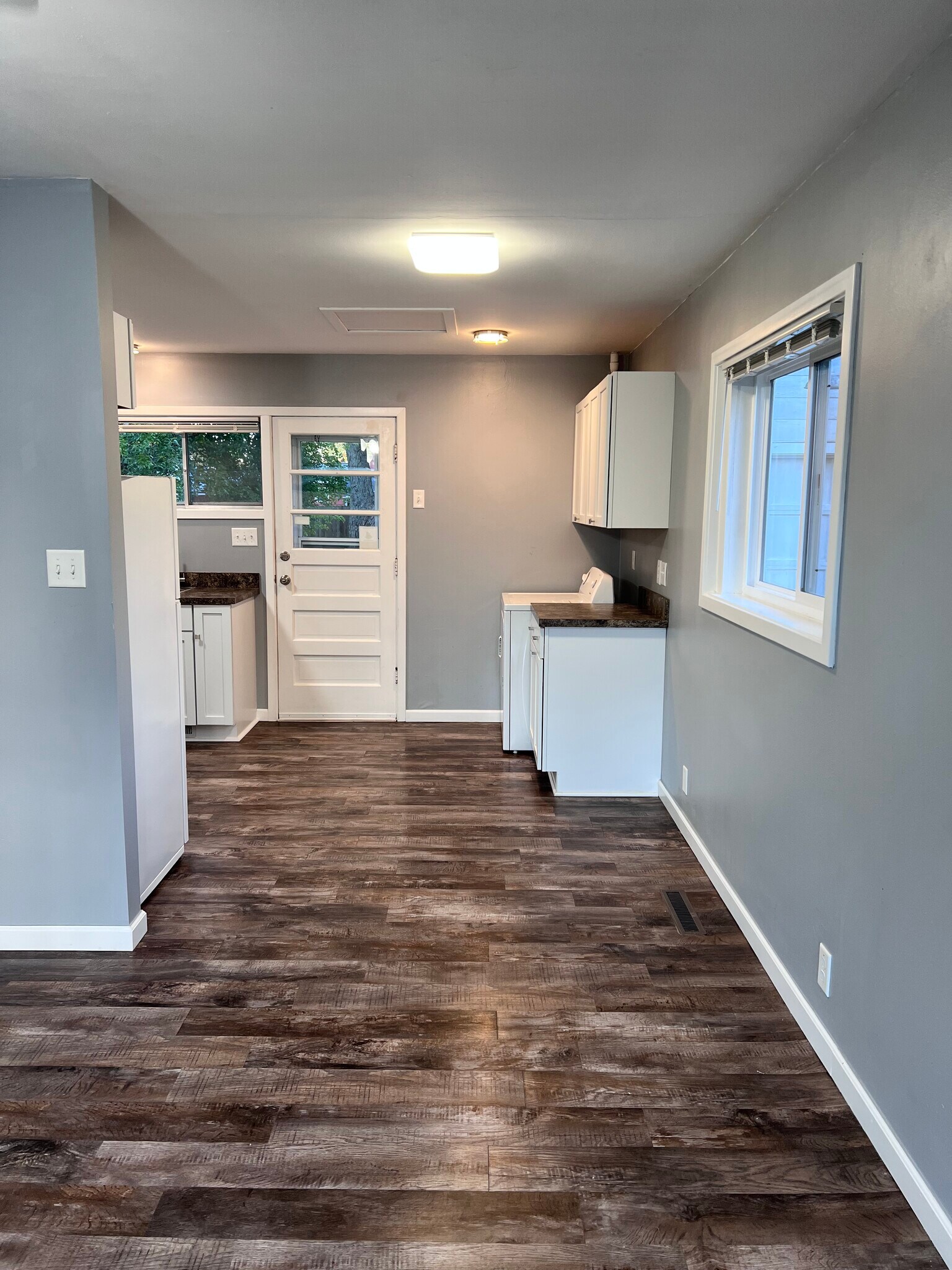 Building Photo - 4204 Woodvale Dr