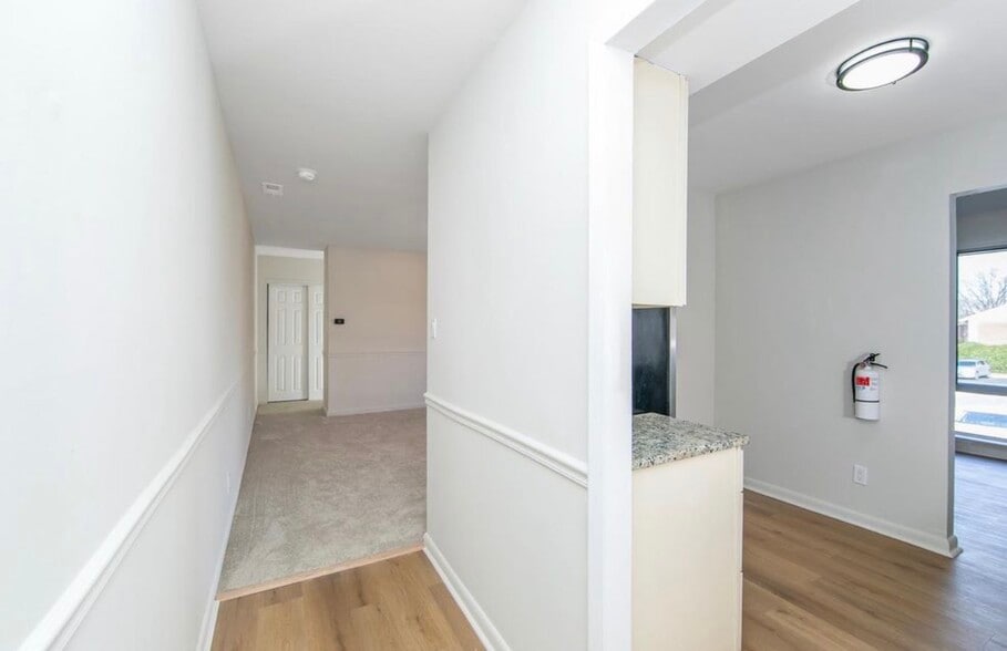 Building Photo - 222 Echelon Rd