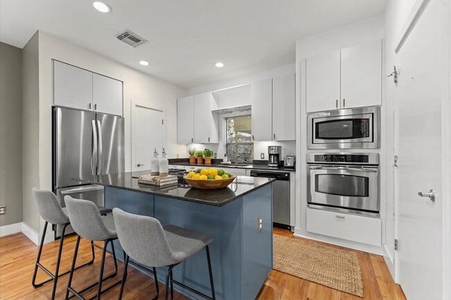 Building Photo - 4302 Spencer St