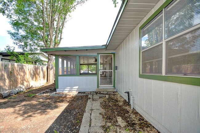 Building Photo - 109 Arizona Ash Dr