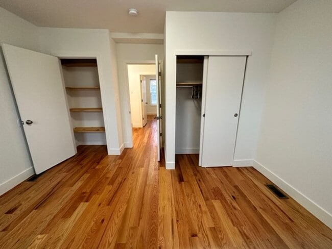 Building Photo - Beautifully  renovated 2BR house with Nice...