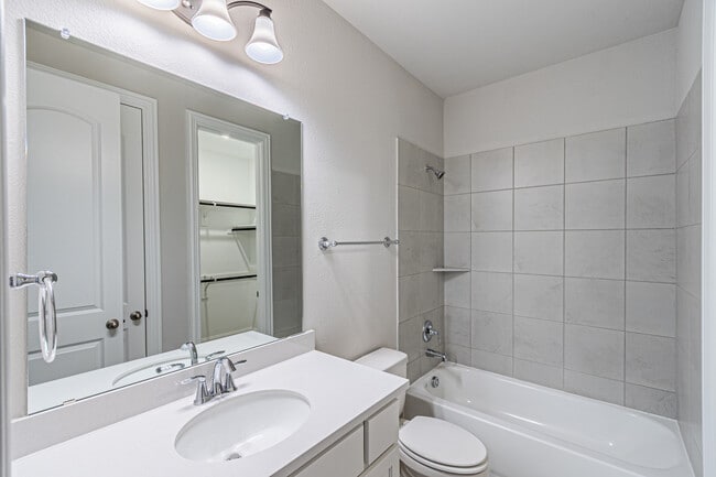 Building Photo - 3231 Tobias Ln