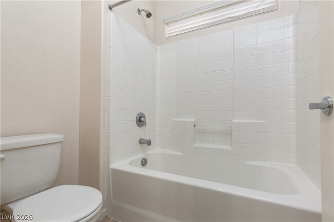 Building Photo - 2875 Rough Green St