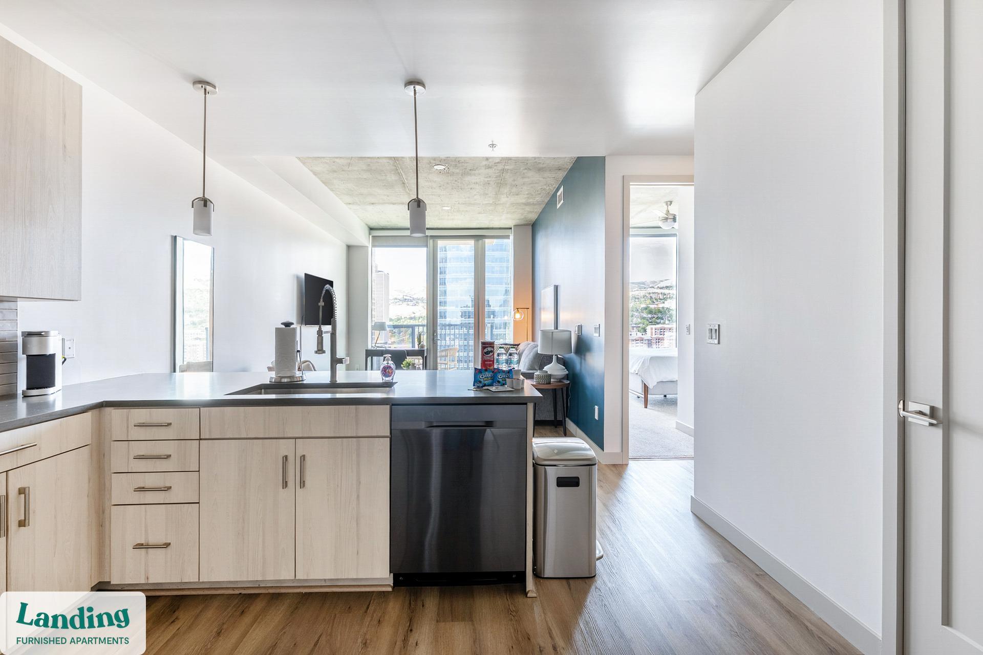 Building Photo - 151 S State St