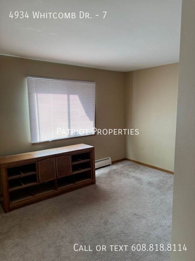 Building Photo - 2 Bedroom 1 Bath in Madison, WI