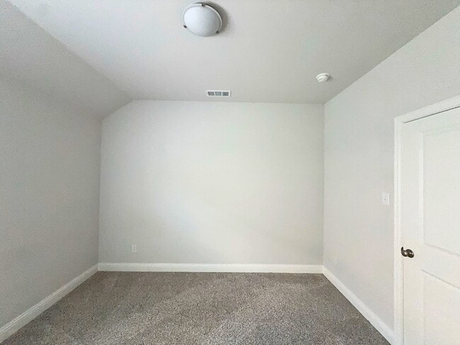 Building Photo - 609 Tartane Dr