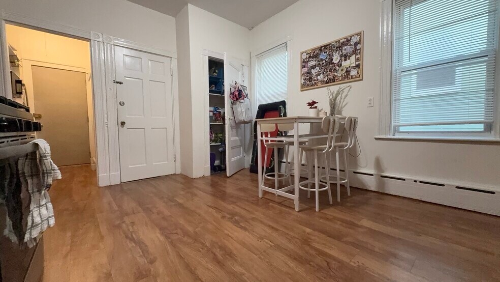 Building Photo - 26 Darling St