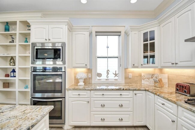 Building Photo - 3803 Neptune