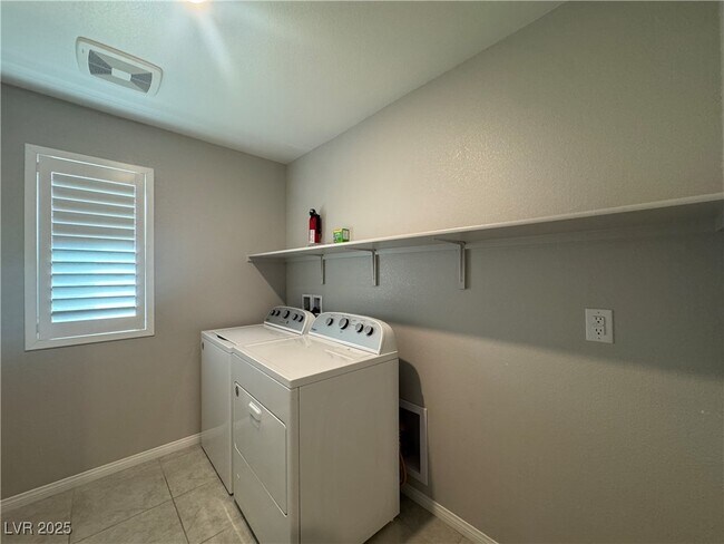 Building Photo - 8957 Eudora Ave