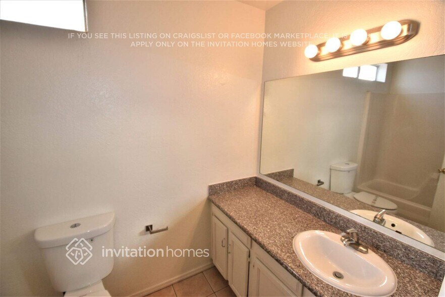 Building Photo - 5415 N 71st Dr