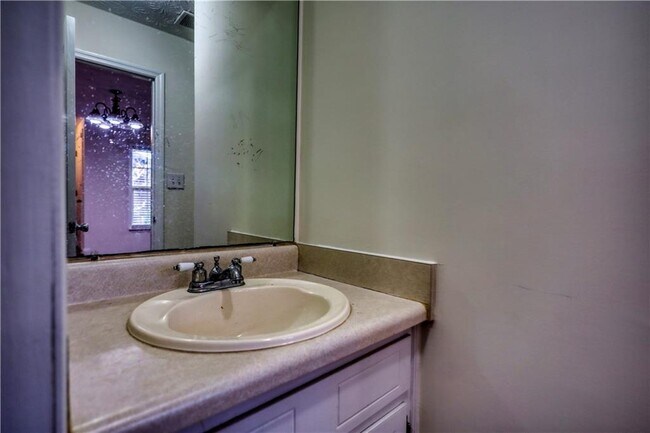 Building Photo - 2475 Nugget Dr SW