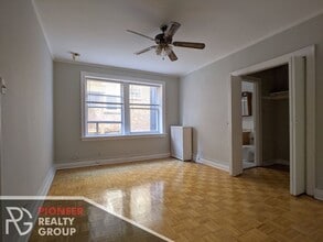 Building Photo - 711 W Belmont Ave