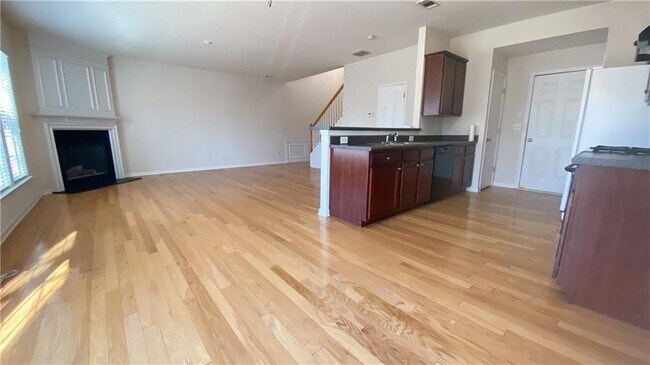 Building Photo - 2036 Fosco Dr NW