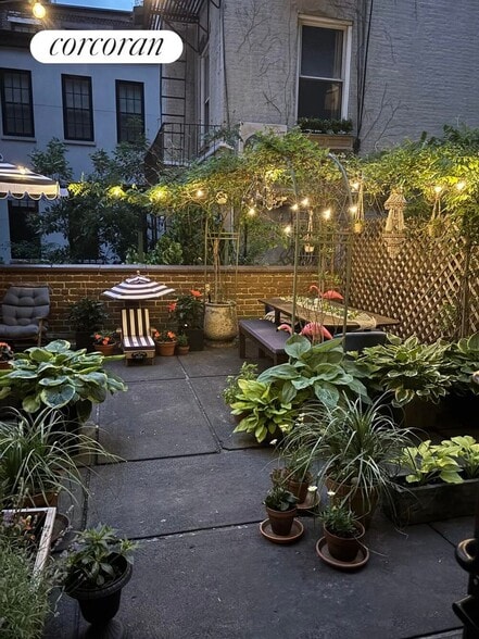 Building Photo - 100 W 12th St