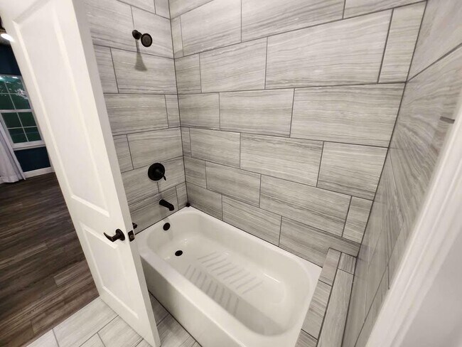 Building Photo - 913 Grand Wildmere Cove