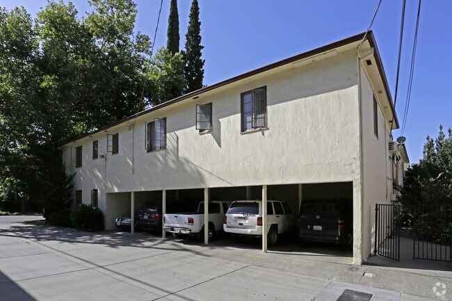 Building Photo - 1520 25th St