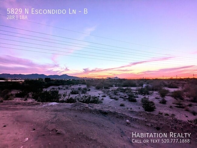 Building Photo - 5829 N Escondido Ln