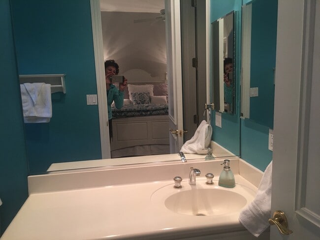 Building Photo - 1225 E Warner Rd