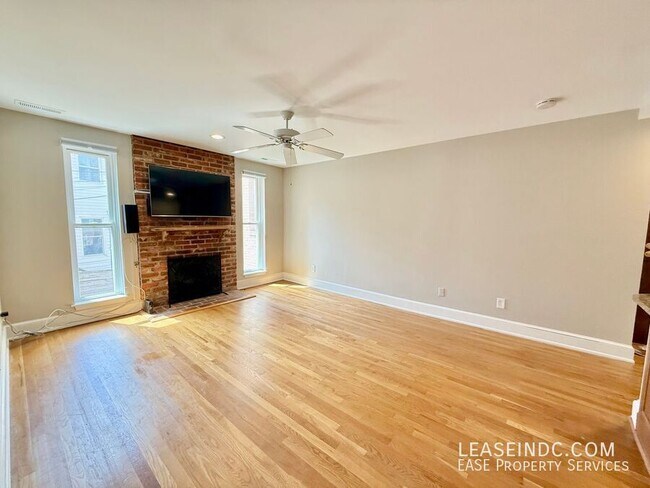 Building Photo - 220 13th St SE