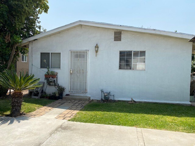 Back house - 516 El Monte St