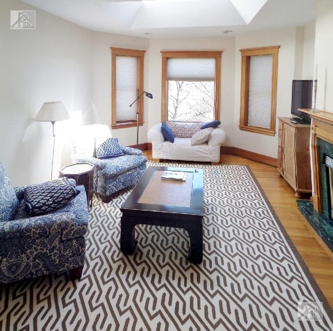 Building Photo - 3 bedroom in Brookline MA 02146