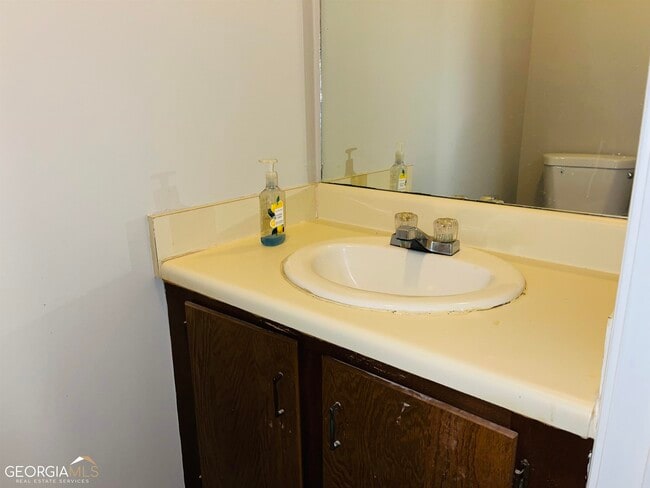 Building Photo - 8975 Stonebridge Blvd