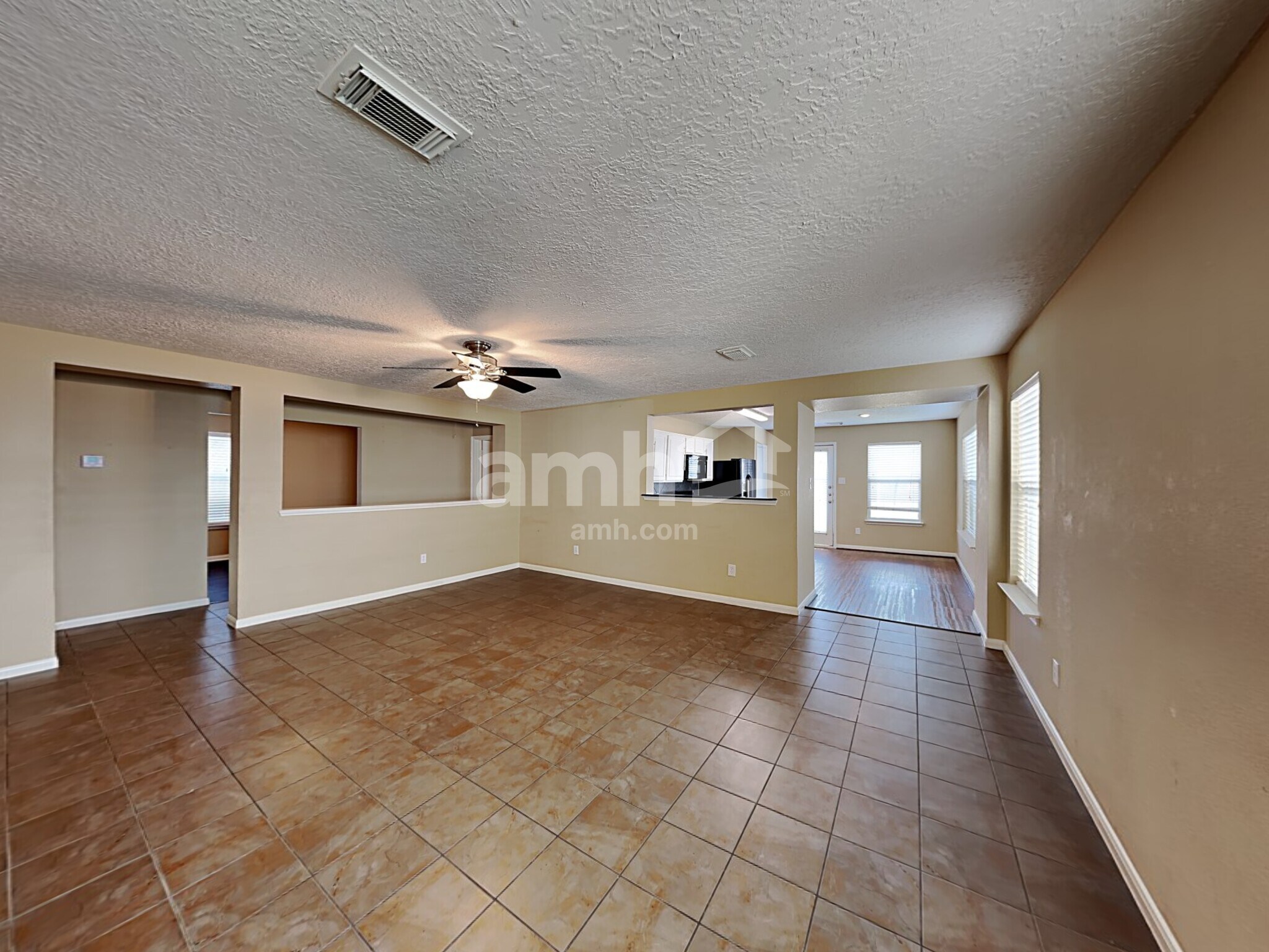 Building Photo - 29231 Legends Green Dr