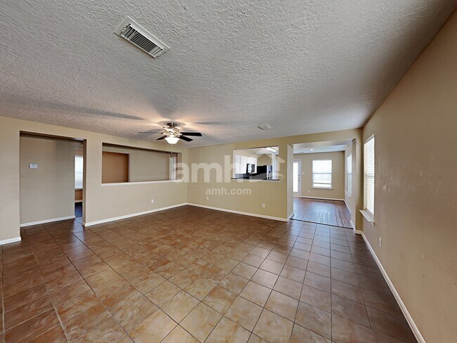 Building Photo - 29231 Legends Green Dr