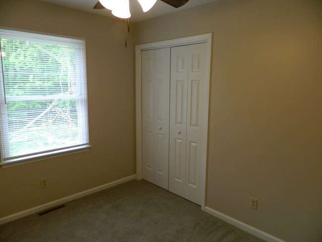 Building Photo - 75 Franklin Parke Ct